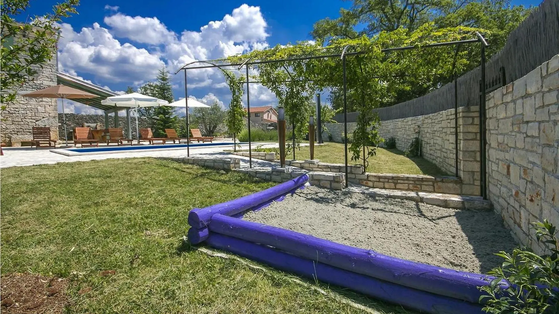 Villa Ambrogino Tinjan Prázdninový dům